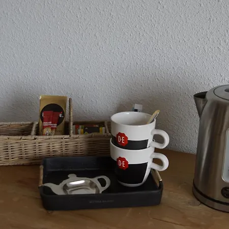 Vertoeven Bij Verhoeven