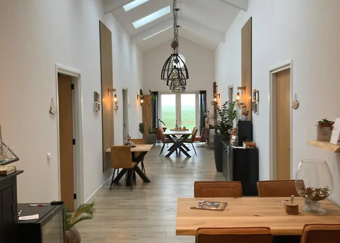 Vertoeven Bij Verhoeven